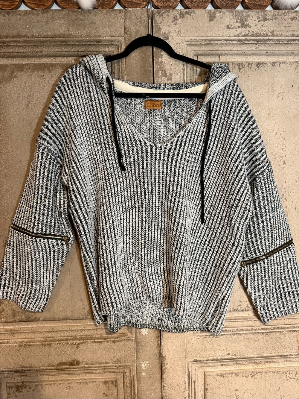 POL Marled Black & White Hooded V-Neck Sweater